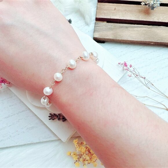 Handmade White Freshwater Pearl Bracelet | 14k Gold Filled - Picture 2 of 5